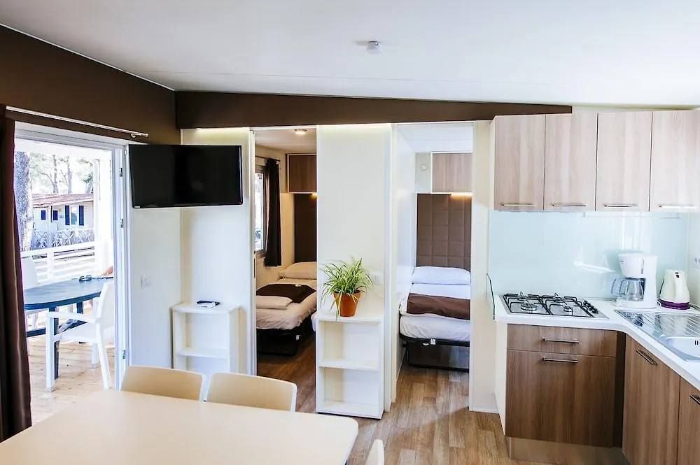 Zaton Holiday Resort Mobile Homes Nin
