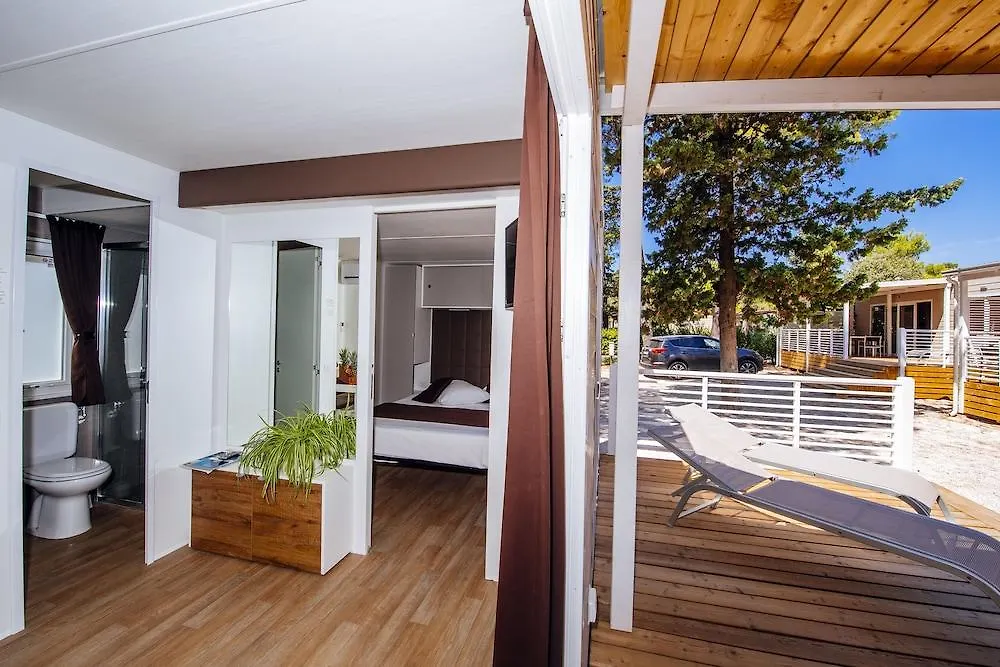 Zaton Holiday Resort Mobile Homes Nin