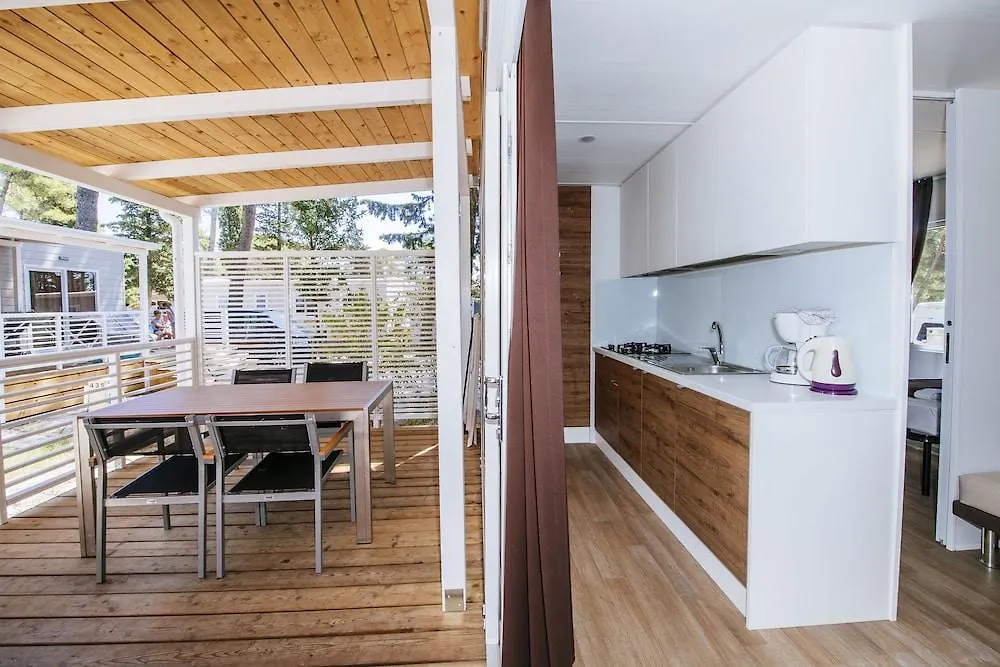 Zaton Holiday Resort Mobile Homes Nin