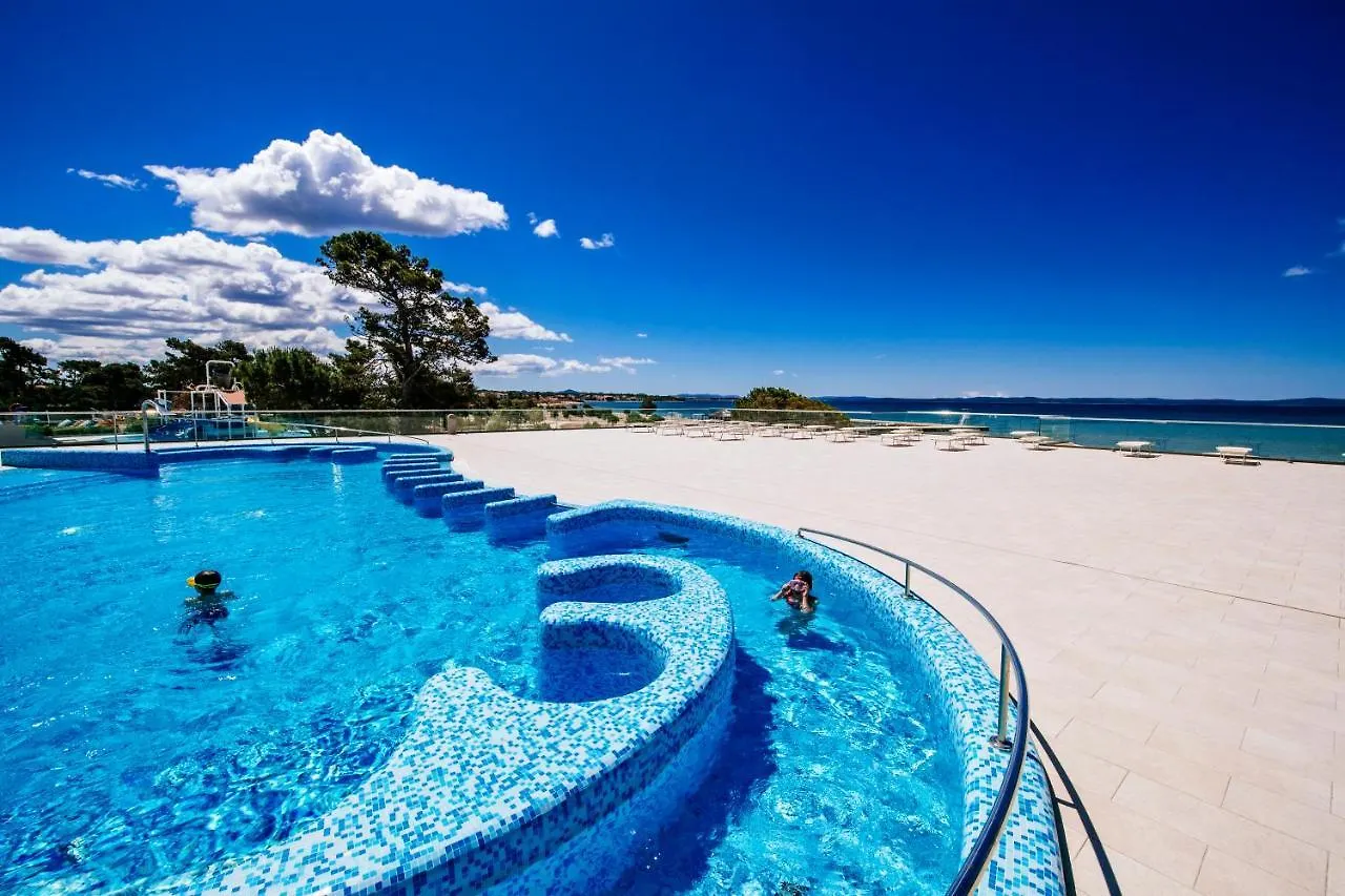 Zaton Holiday Resort Mobile Homes Нин