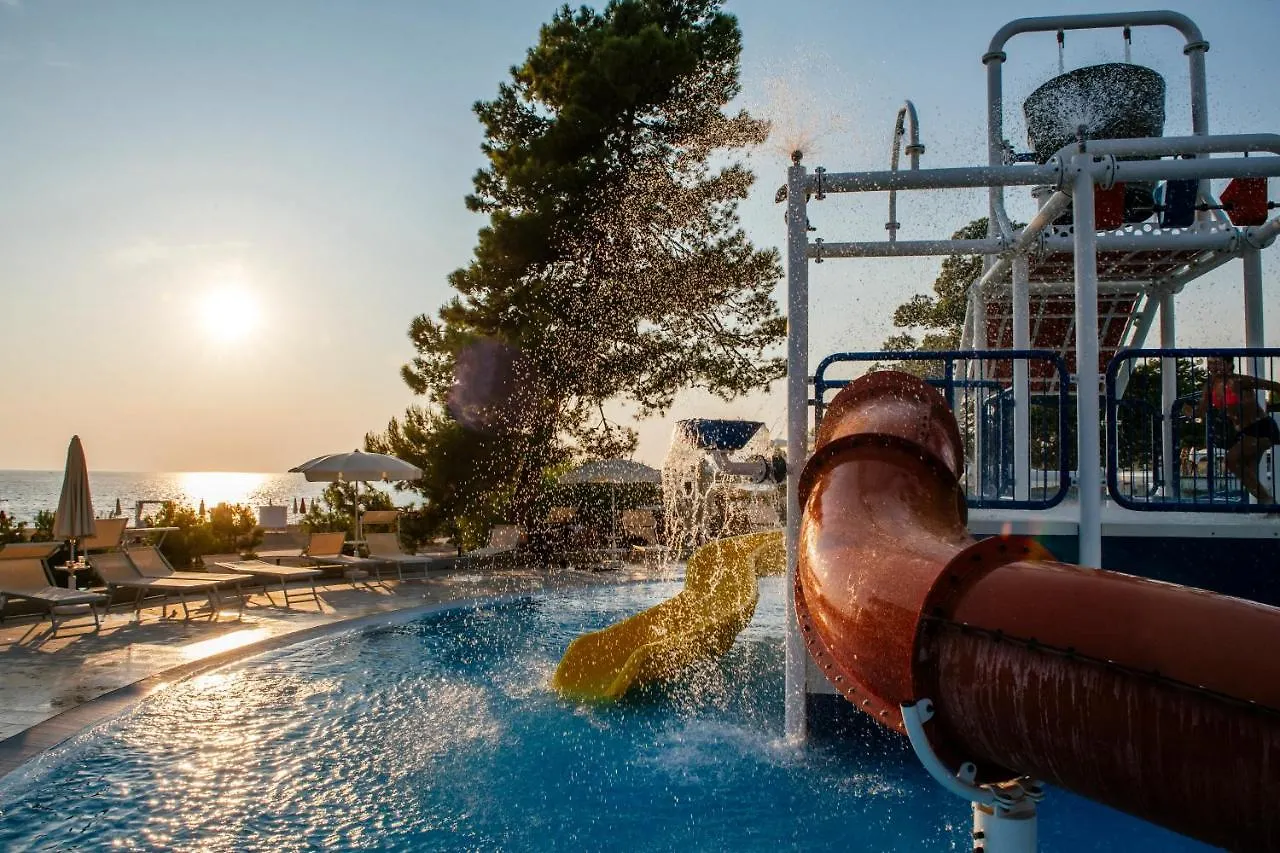 Zaton Holiday Resort Mobile Homes Nin Croatia