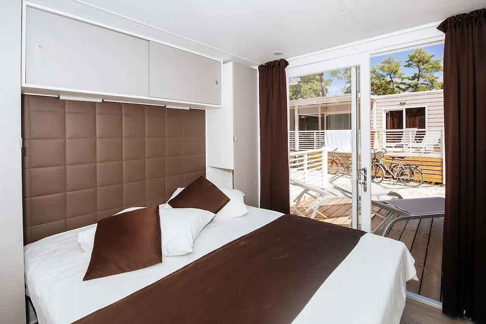 Zaton Holiday Resort Mobile Homes Nin