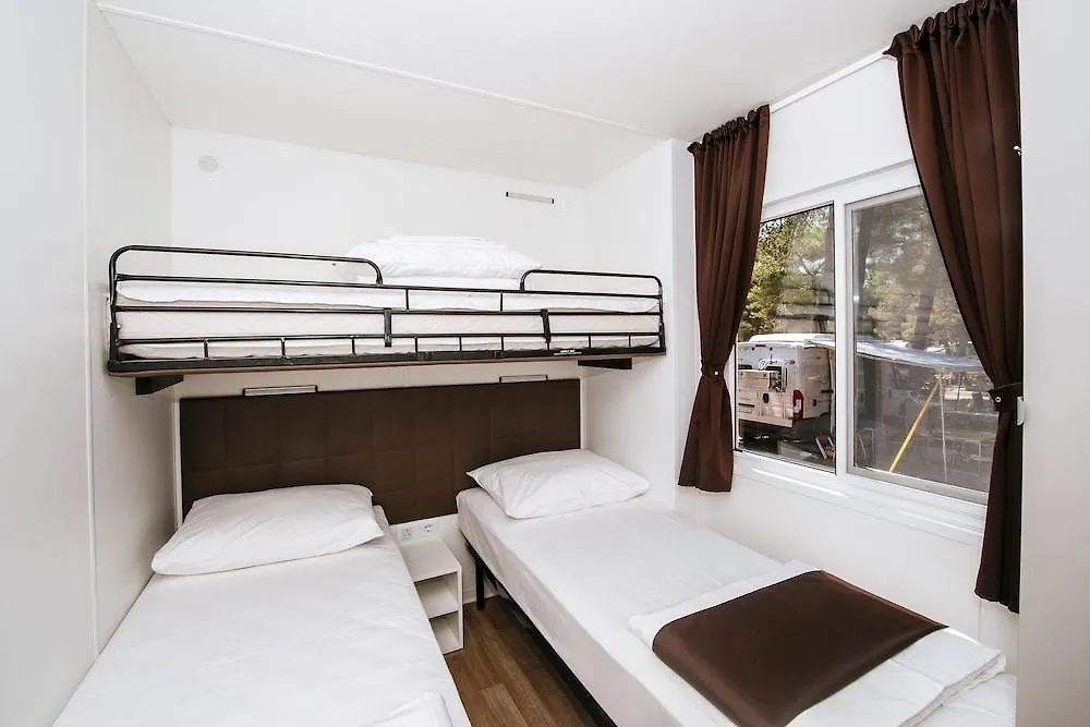 Zaton Holiday Resort Mobile Homes Nin