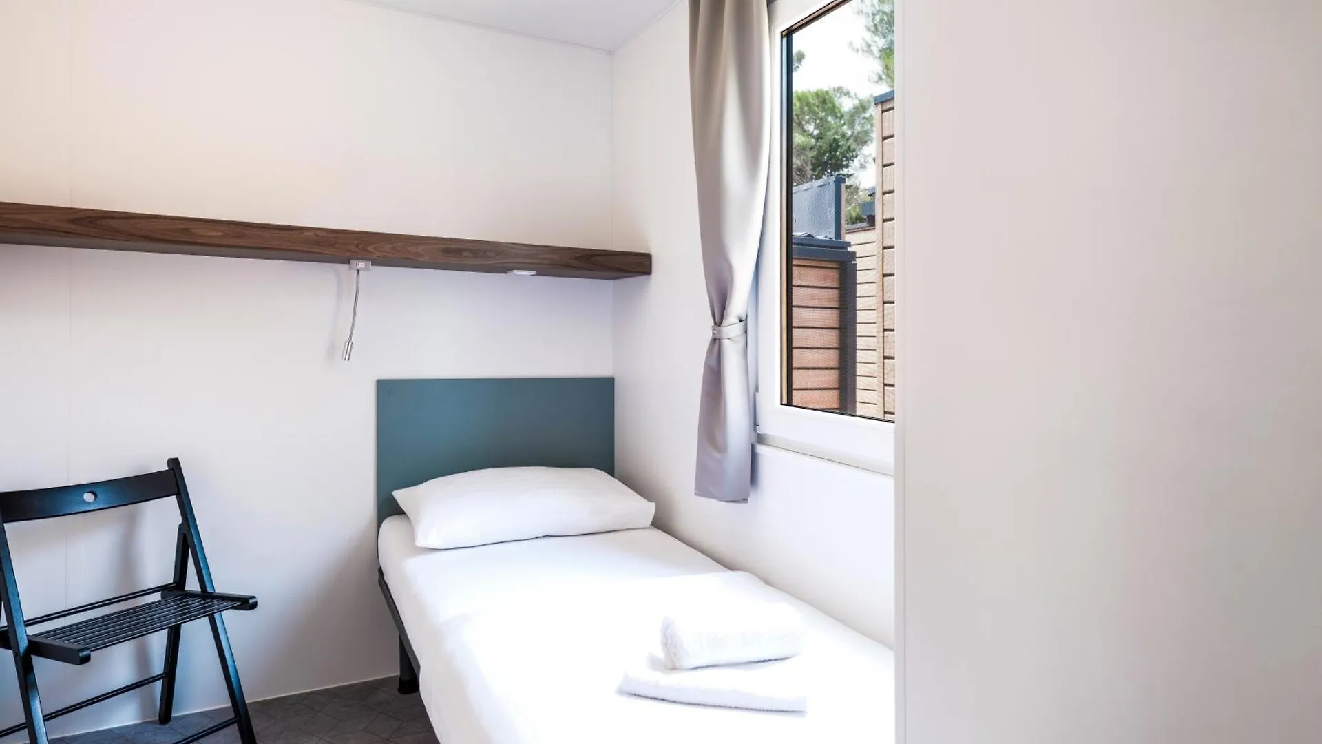 Zaton Holiday Resort Mobile Homes Нин 2*,